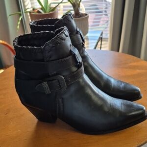 Dingo Espresso Brown Western Ankle Boots. Size 8.5 with 2.5" stacked heel